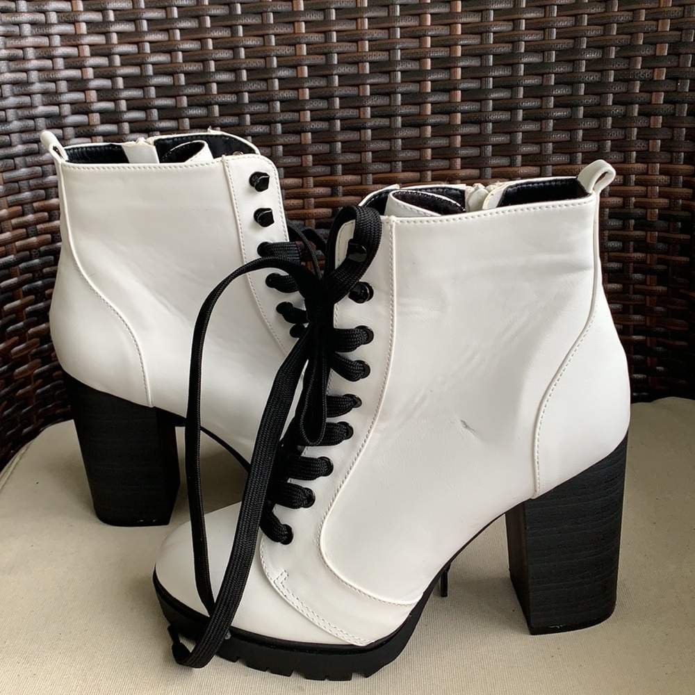 EXPRESS Lace-Up Platform White Boot - Picture 4 of 15